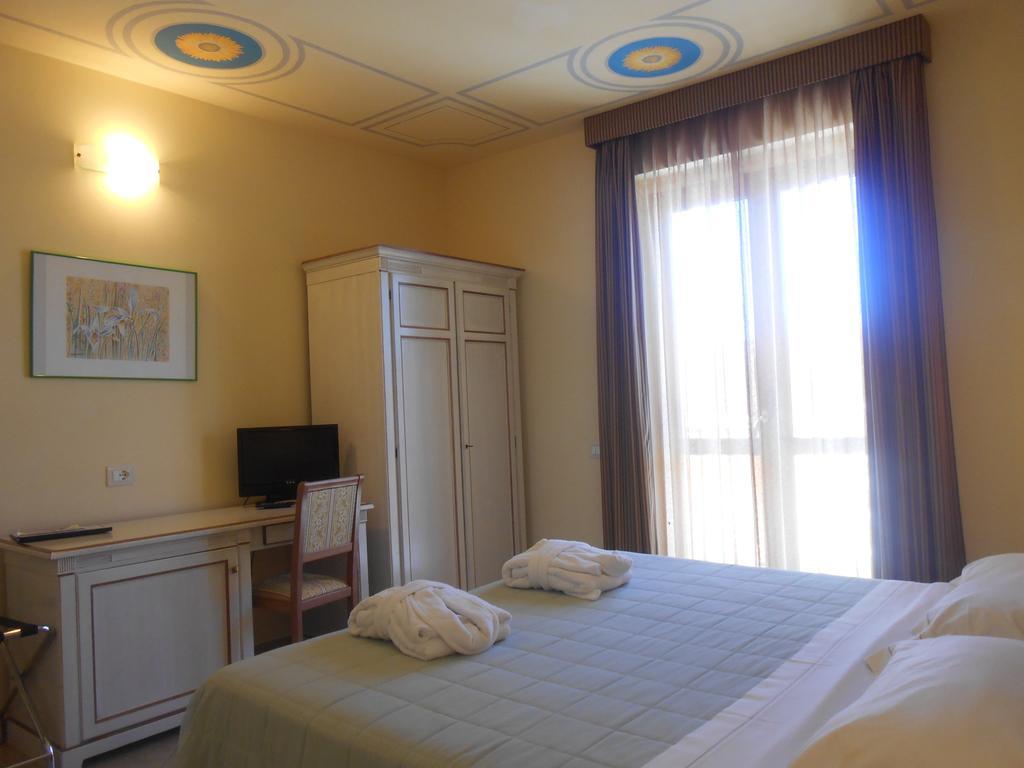 Hotel Saturno Fonte Pura Saturnia Exterior photo