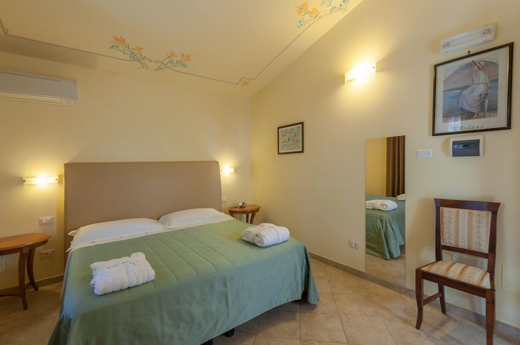 Hotel Saturno Fonte Pura Saturnia Exterior photo